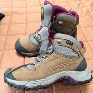 La Sportiva Women's Hiking Boots FC 4.1 GTX, new condition. Size 7